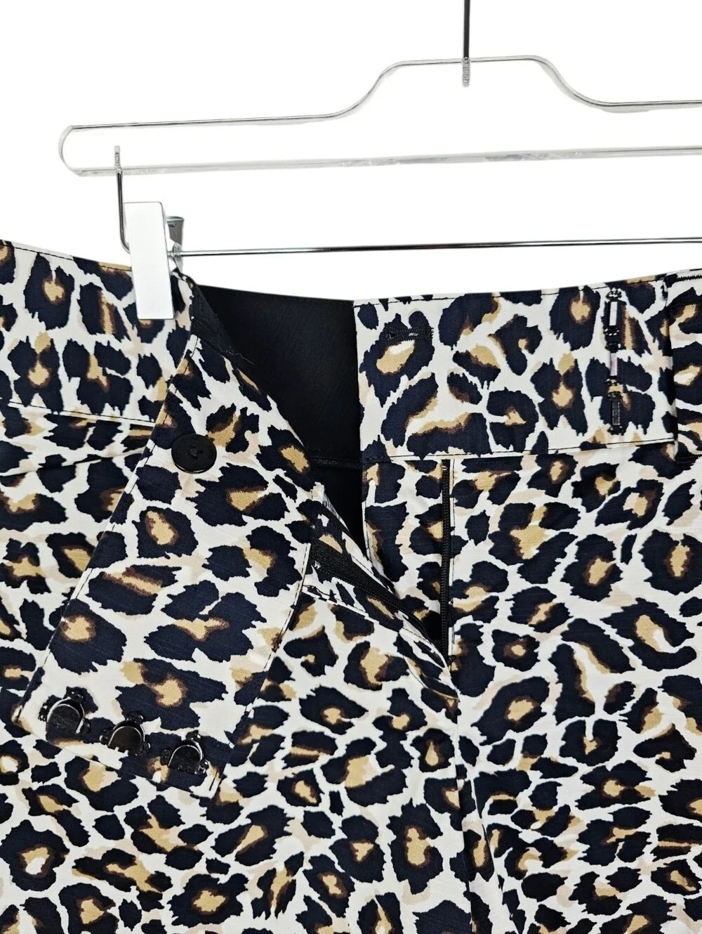 White House Black Market Leopard Print Shorts NWT - Picture 5 of 8